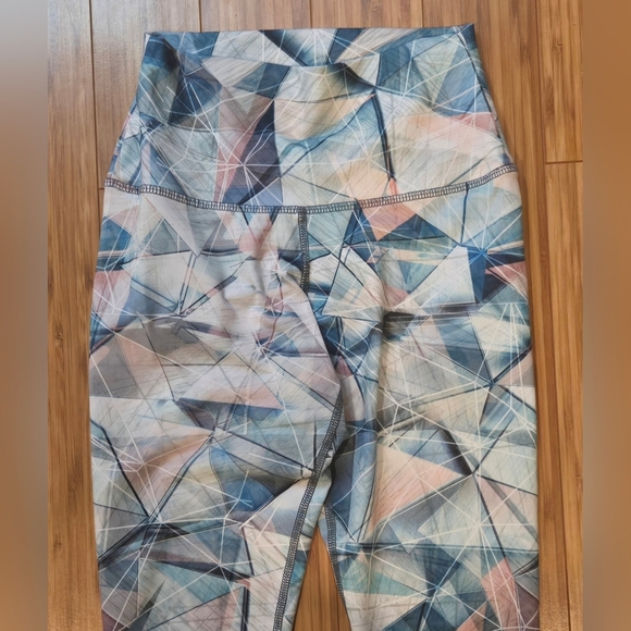 NWOT Evolution and Creation Geometric Patterned Leggings - Picture 3 of 7